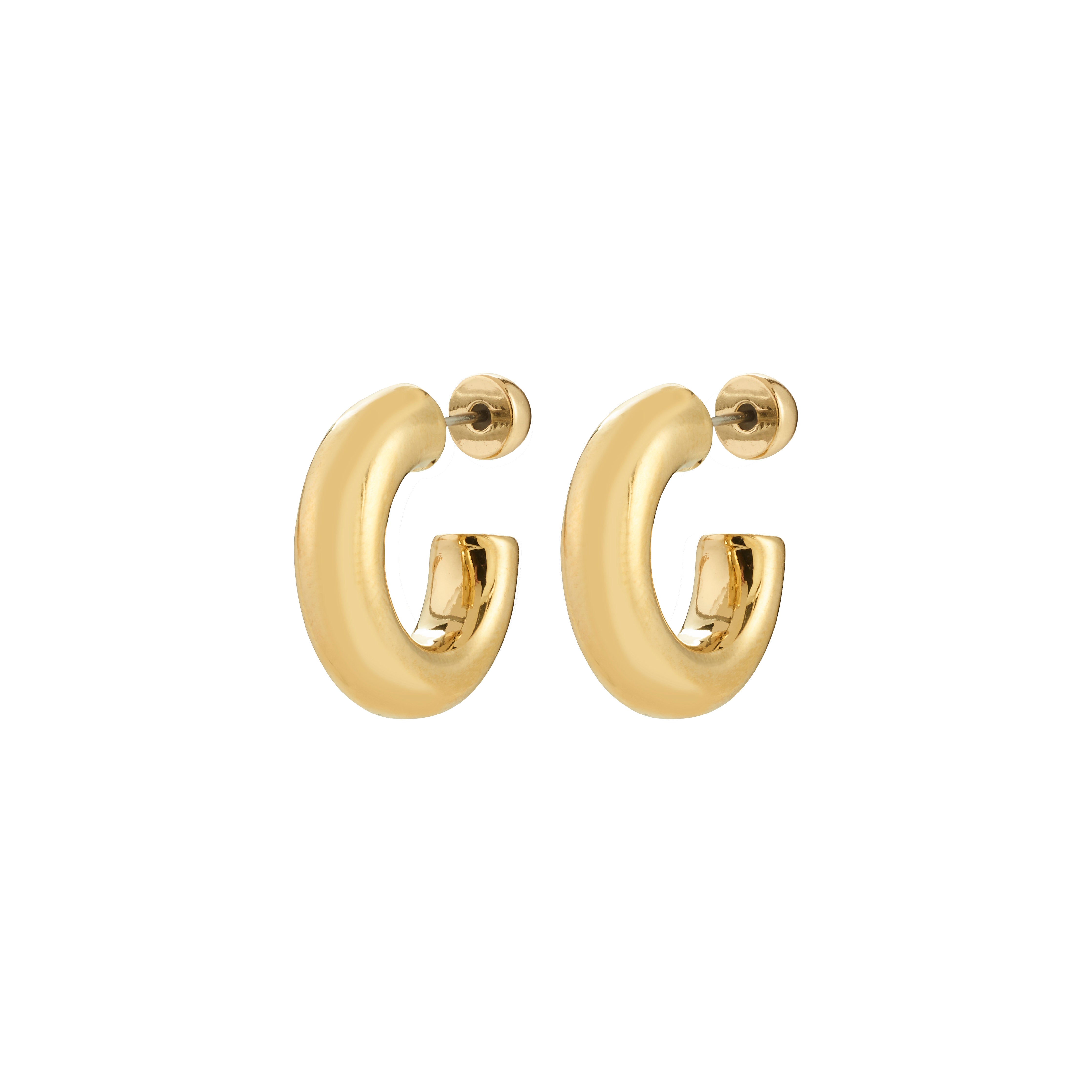 PHASE small hoops gold-plated, chunky C-shaped design with friction backings, embody Scandinavian style and sustainability, perfect for refined, upscale autumn looks.