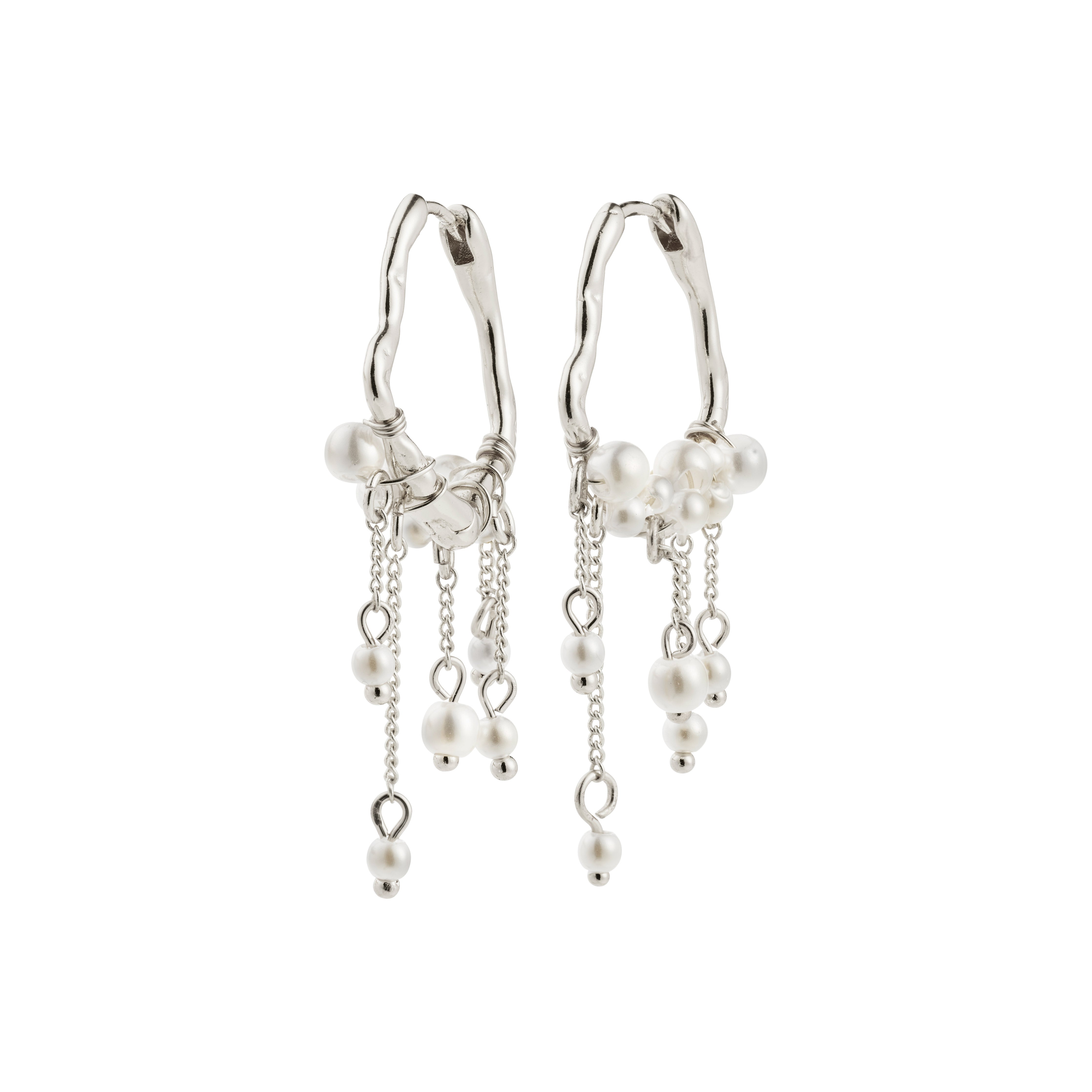 JASPER earrings silver-plated: Silver hoops with hammered texture, featuring cascading fine chains and white pearls, inspired by dreamcatchers for a dynamic, boho-chic look.